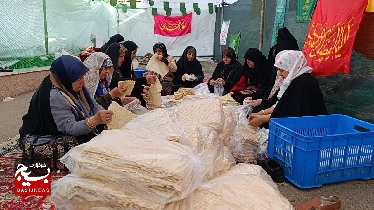 لقمه‌های عشق که به دست عاشقان ثامن الحجج تهیه می شود/طبخ و توزیع روزانه ۳۰ هزار طعام در جوار بارگاه رضوی