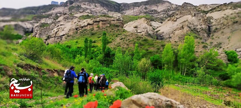 صعود گروه کوهنوردی تخصصی سپاه استان به ارتفاعات گرمی بمناسبت تأسیس سپاه پاسداران، هفته سلامت و هفته عقیدتی در سپاه