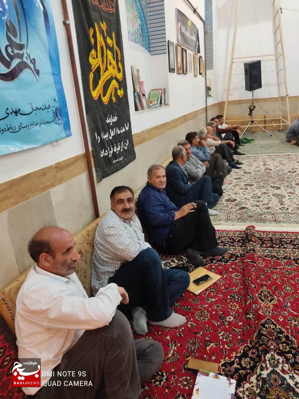 برگزاری میزخدمت وجشن ولادت امام رضا(ع) درروستای دولت آباد خرم آباد باحضور فرمانداروفرمانده ناحیه مقاومت بسیج خرم آباد