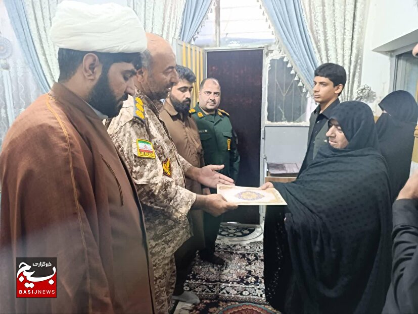 دیدار با خانواده شهید عیسی سپاهی در هفته بسیج سازندگی