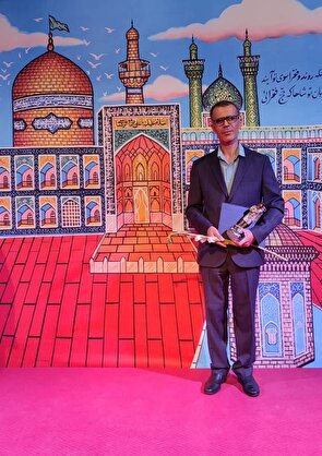 هنرمند لرستانی رتبه برگزیده بیستمین جشنواره ملی خوشنویسی رضوی را کسب کرد