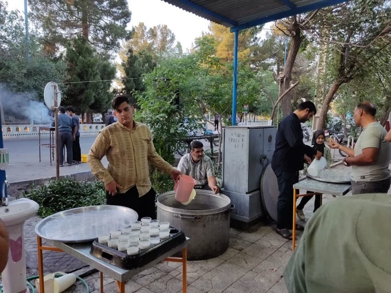 نوای رضوی و برپایی ایستگاه صلواتی در دهه کرامت