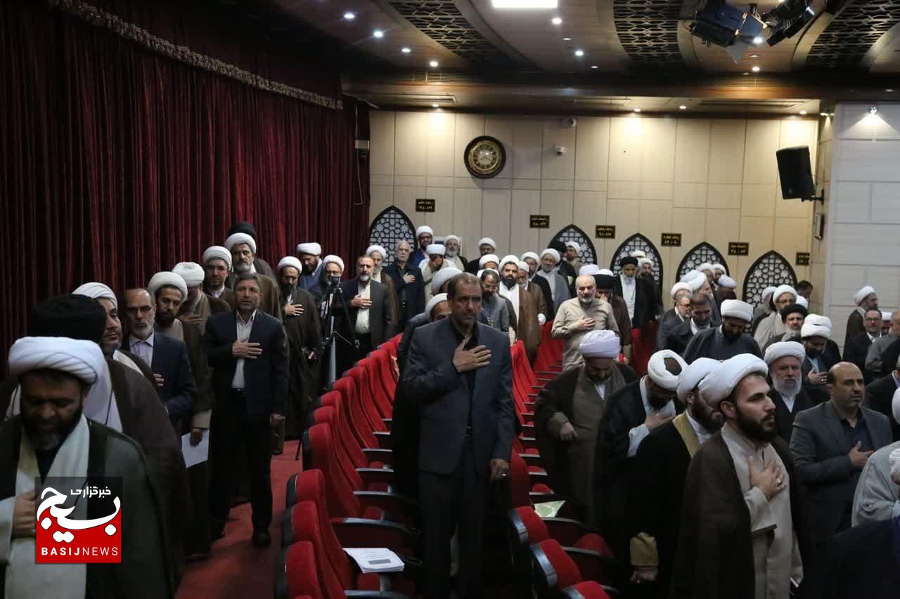آغاز به کار هشتمین اجلاسیه اساتید و فرماندهان شبکه تربیتی صالحین بسیج در جوار امام‌ هشتم