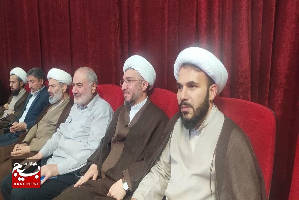 حضور مسئولین سپاه استان همدان در هشتمین اجلاسیه اساتید و فرماندهان شبکه تربیتی صالحین بسیج