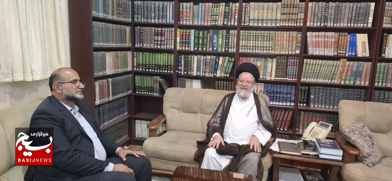 دیدار رئیس سازمان بسیج جامعه عشایری با حضرت آیت الله علامه قزوینی مدیر مسئول موسسه حضرت ولی عصر (عج)