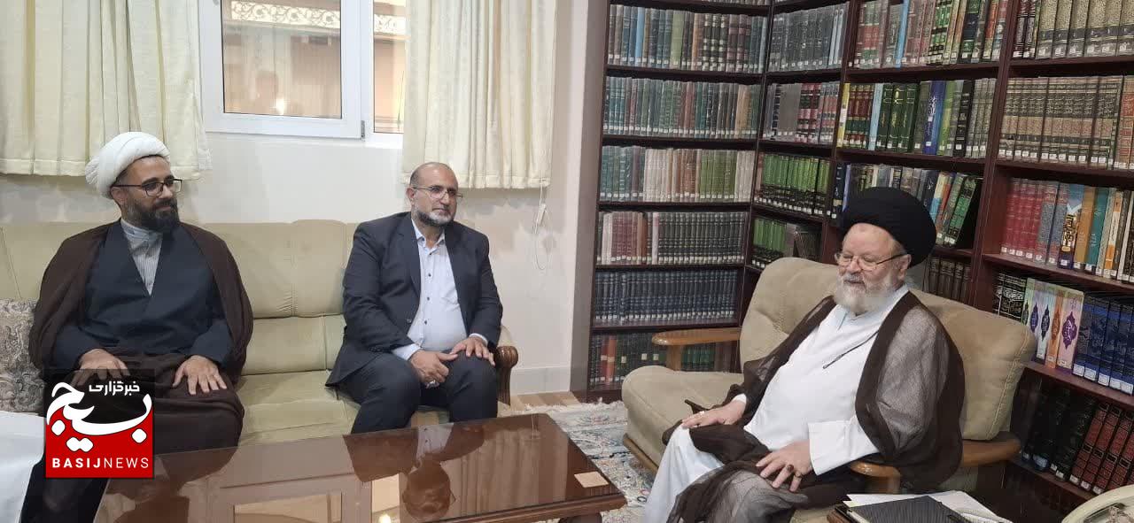 دیدار رئیس سازمان بسیج جامعه عشایری با حضرت آیت الله علامه قزوینی مدیر مسئول موسسه حضرت ولی عصر (عج)