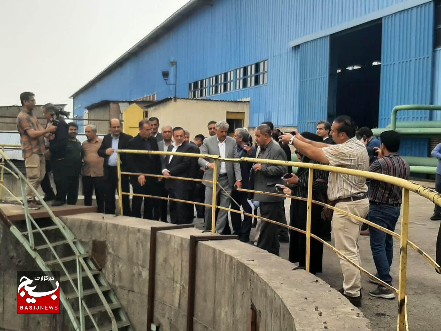 استاندار قزوین از واحدهای صنعتی تاکستان بازدید کرد