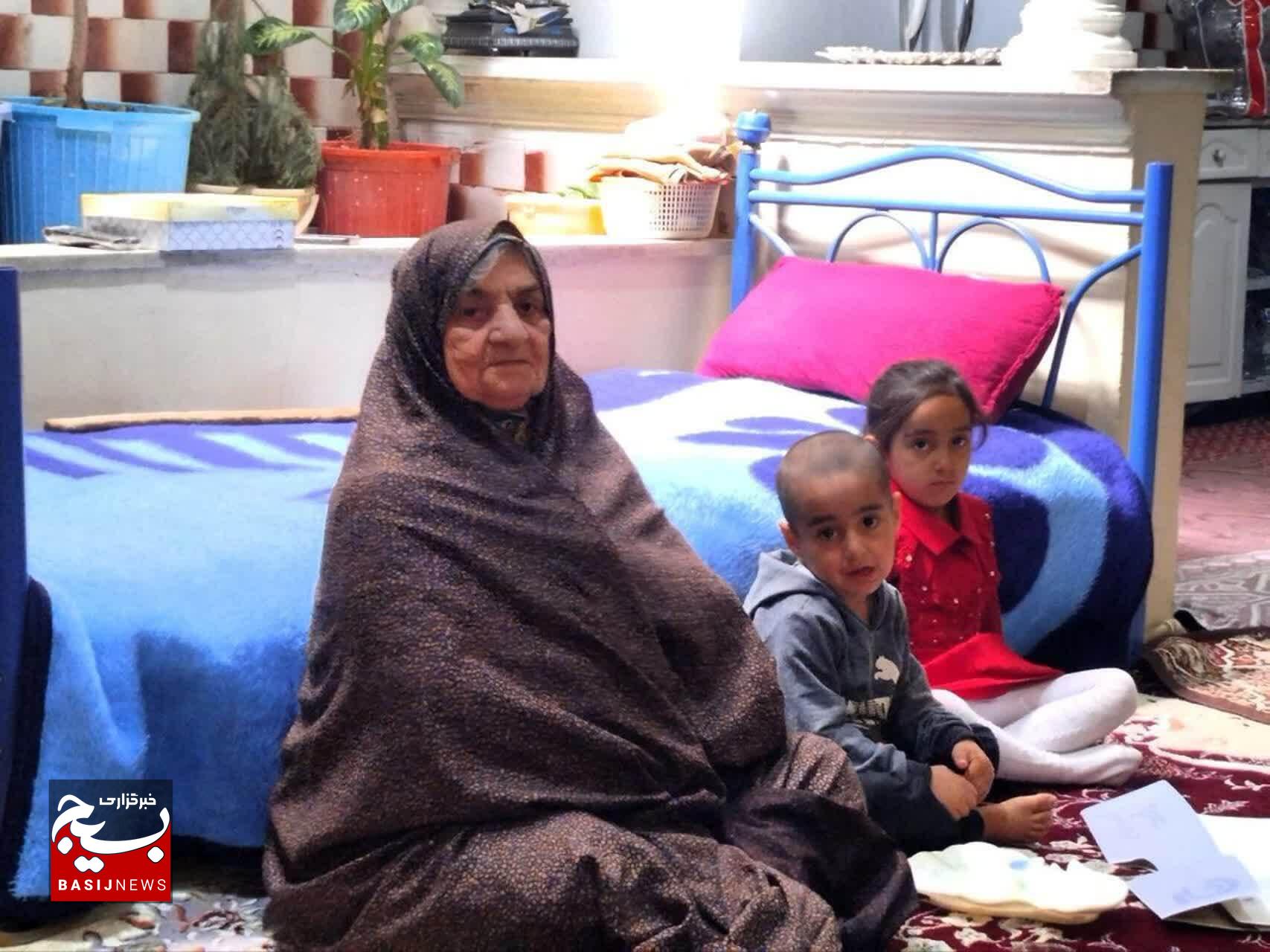 ایثار و فداکاری شهدا چراغ راه نسل‌های آینده است