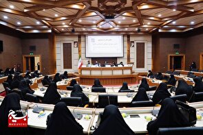 نشست «حکمرانی شهید رئیسی» با موضوع «روایت الگوی مردمی سازی و مدیریت جهادی شهید رییسی با رویکرد زن و خانواده»