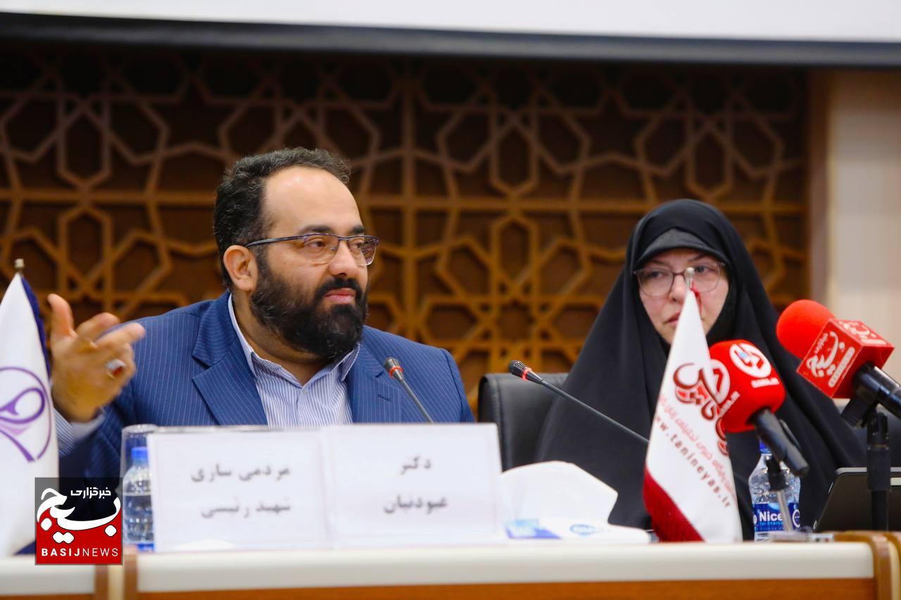 نشست «حکمرانی شهید رئیسی» با موضوع «روایت الگوی مردمی سازی و مدیریت جهادی شهید رییسی با رویکرد زن و خانواده»