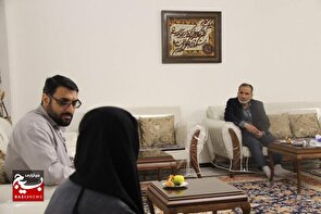 دیدار معاون هماهنگ کننده نمایندگی ولی فقیه در سپاه انصار الحسین(ع) با مادر شهیدان «رمضان پور»