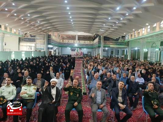 شهدای خدمت انسان هایی برجسته و کامل بودند