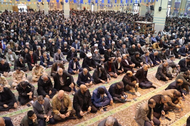 امام جمعه ایلام: نگذاریم دشمن با تفرقه، مسیر پیشرفت کشور را مختل کند امام جمعه ایلام: نگذاریم دشمن با تفرقه، مسیر پیشرفت کشور را مختل کند