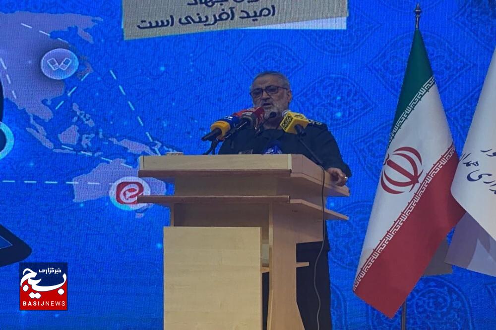 انقلاب اسلامی ایران نظام سلطه جهانی را داغدار کرد
