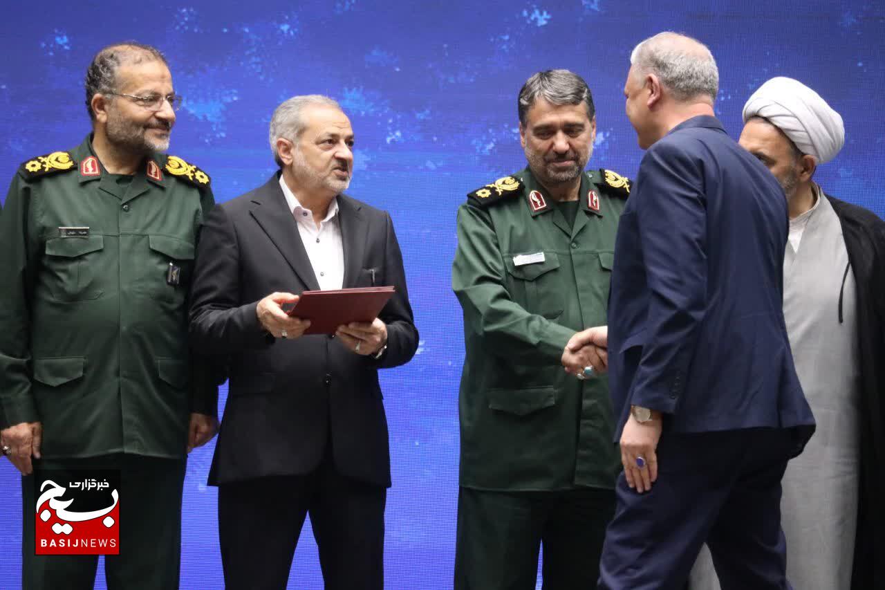 همایش تجلی اخلاص ویژه تجلیل از دست‌اندرکاران راهیان نور