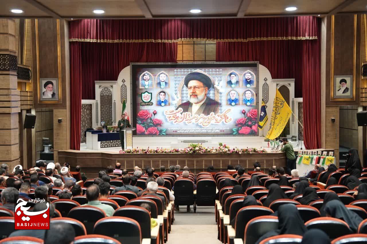 آیین تجلیل از فعالان راهیان نور دانش‌آموزی استان قم برگزار شد