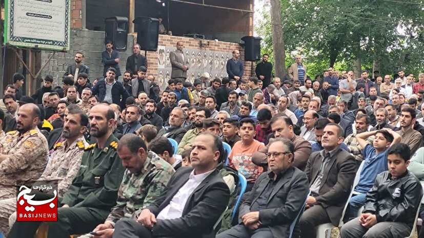 مراسم نهمین سالگرد شهید سید رضا طاهر و شهدای خان طومان در روستای هریکنده