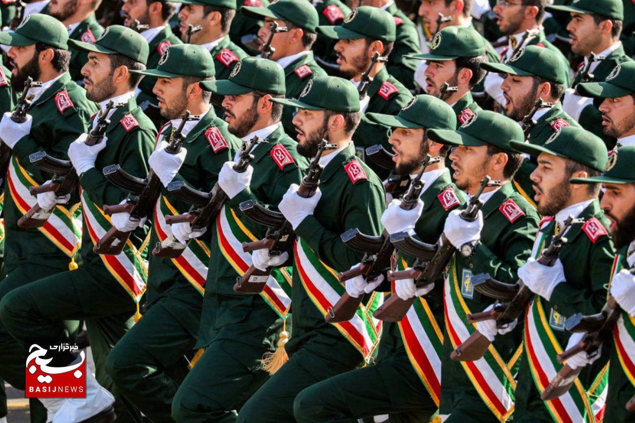 سپاه، یاری‌دهنده محرومان و حامی نظام اسلامی است