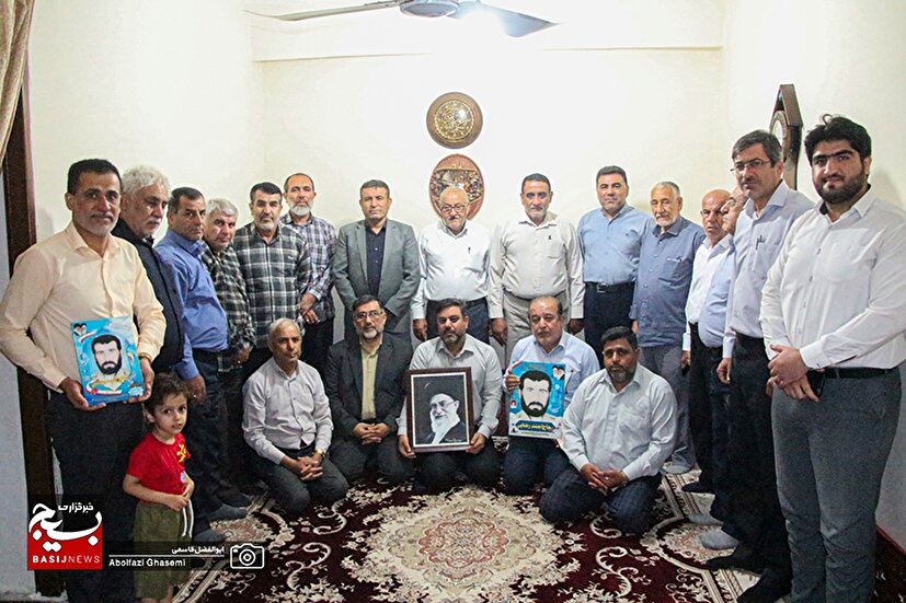 دیدار پیشکسوتان دفاع مقدس دشتستان با خانواده شهید حاج احمد رضایی
