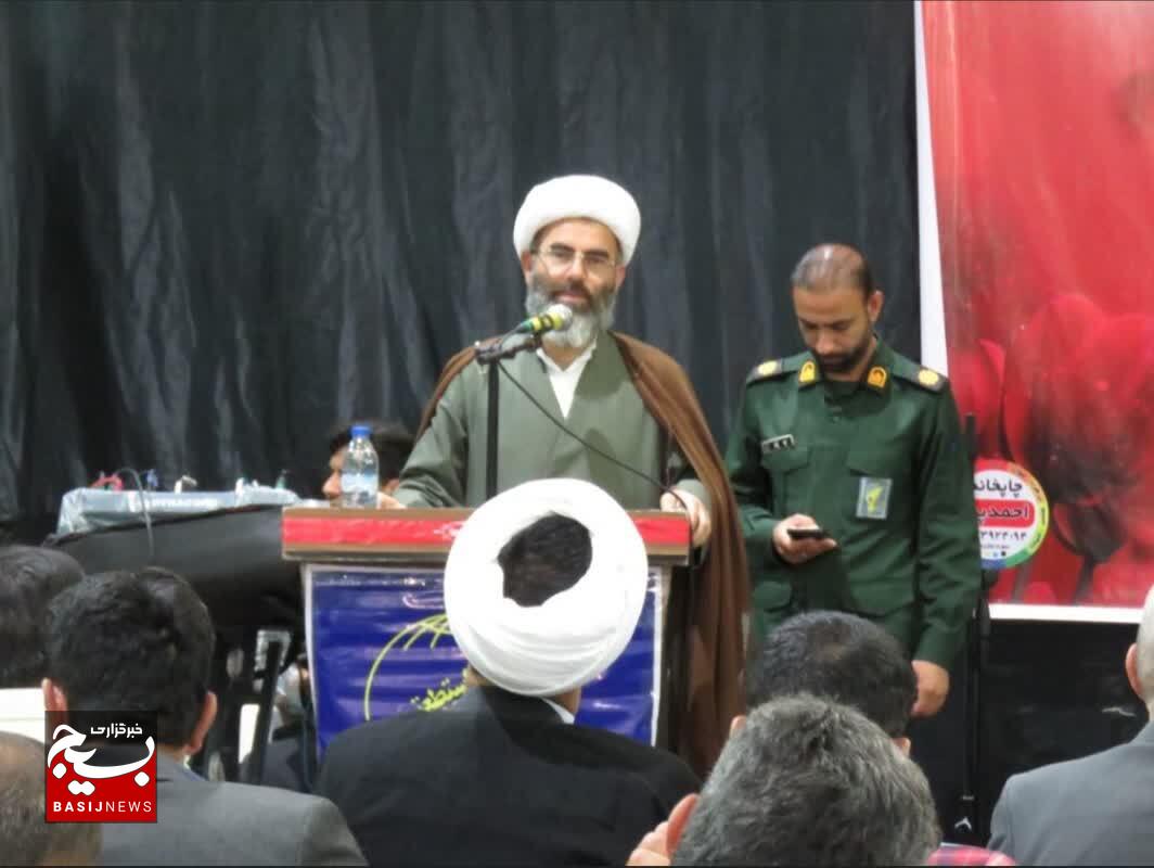 توکل بر خداوند، توسل به اهل‌بیت و اعتماد عمیق به مردم بزرگ‌ترین ویژگی‌ سپاه پاسداران انقلاب اسلامی است +عکس