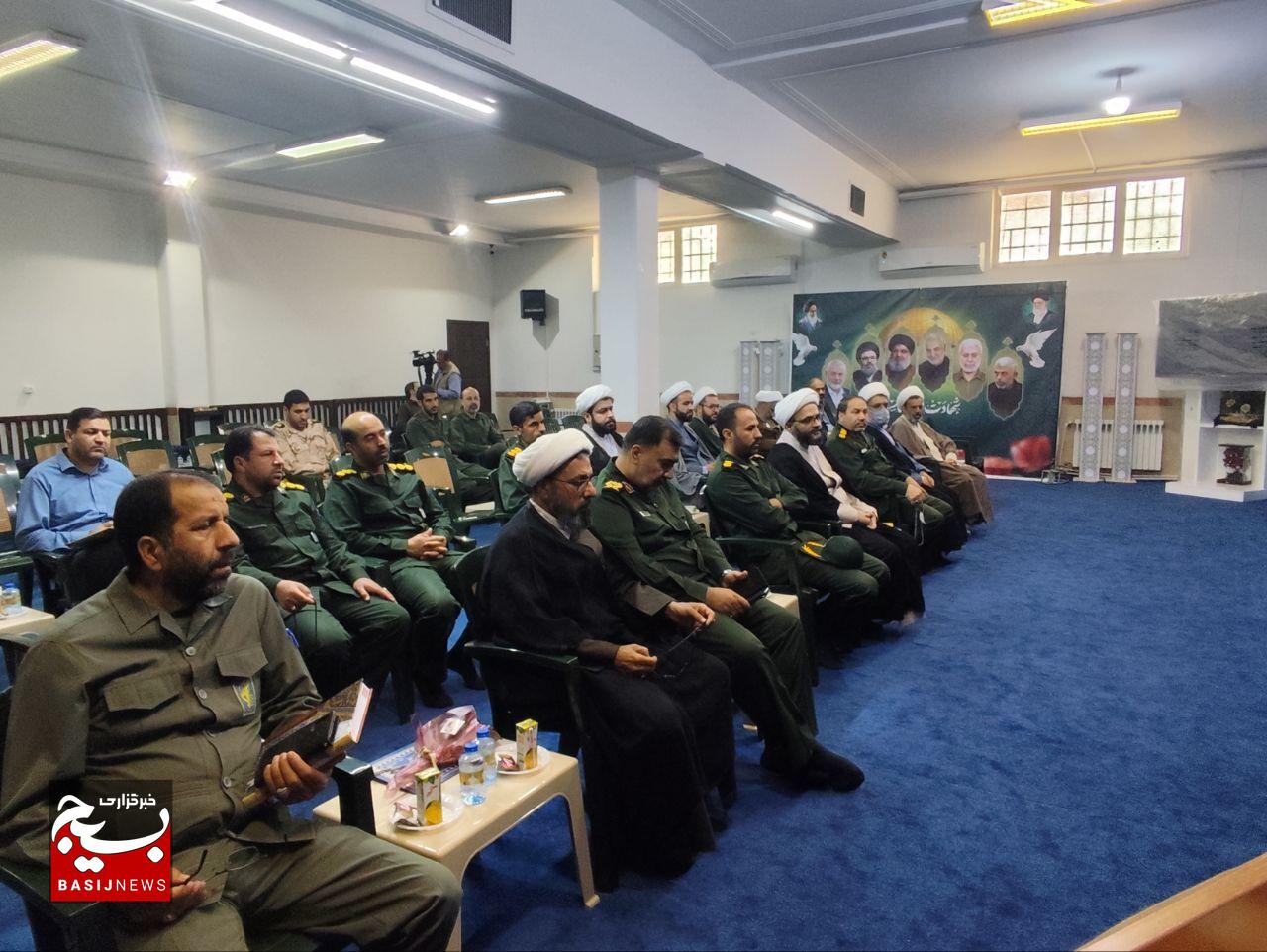 دیدار فرماندهان سپاه استان کرمان با امام جمعه کرمان به مناسبت هفته عقیدتی سیاسی
