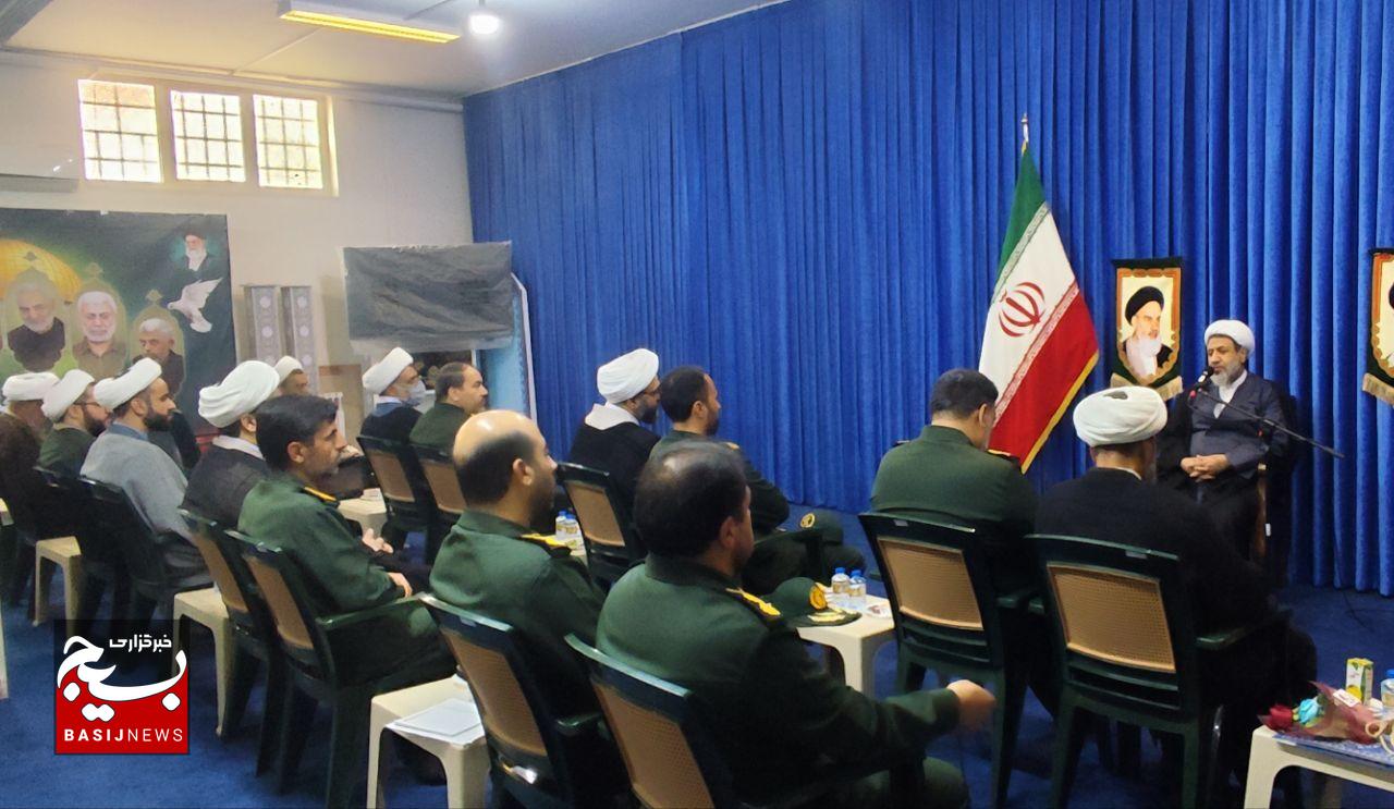 دیدار فرماندهان سپاه استان کرمان با امام جمعه کرمان به مناسبت هفته عقیدتی سیاسی