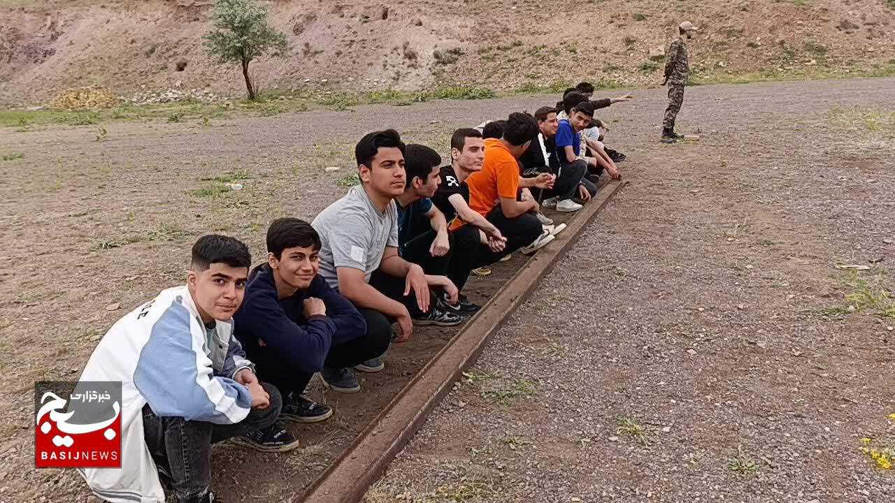 برگزاری اردوی میدان تیر آمادگی دفاعی برای ۱۴۰۰ دانش‌آموزان شهرستان البرز