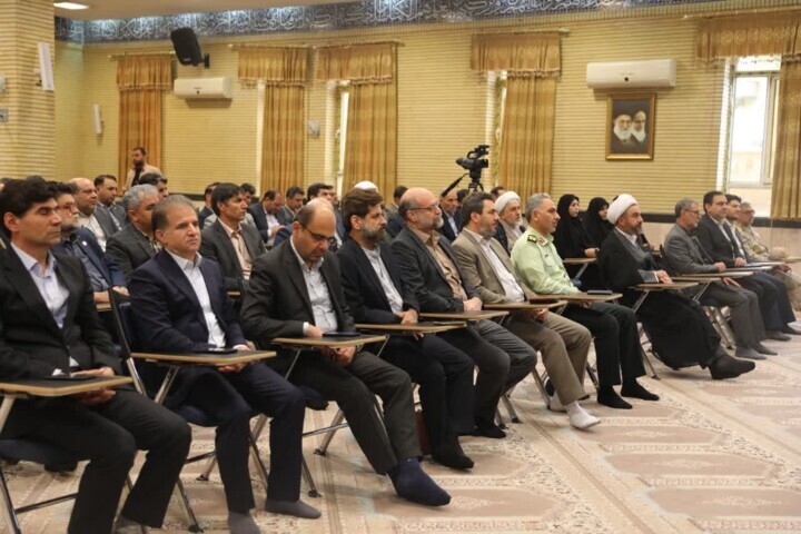 استاندار ایلام: مدیران با اخلاق‌مداری، اعتماد مردم را تقویت کنند