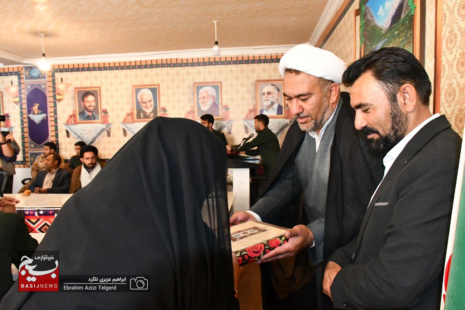 تجلیل از 36 مربی و معلم ناحیه مقاومت بسیج عشایری استان