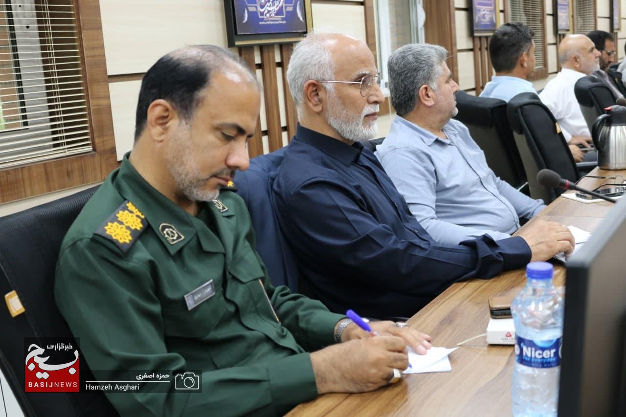 دکتر سیدهادی صالحی ساداتی مسئول سازمان بسیج جامعه عشایری کشور در جمع فرماندهان نواحی ومسئولین سازمان های بسیج جامعه عشایری کشور ،رؤسای هیئت های اندیشه ورز و هیئت های تفقد سازمان بسیج عشایری کشور...
