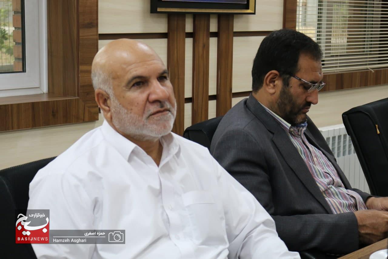 دکتر سیدهادی صالحی ساداتی مسئول سازمان بسیج جامعه عشایری کشور در جمع فرماندهان نواحی ومسئولین سازمان های بسیج جامعه عشایری کشور ،رؤسای هیئت های اندیشه ورز و هیئت های تفقد سازمان بسیج عشایری کشور...