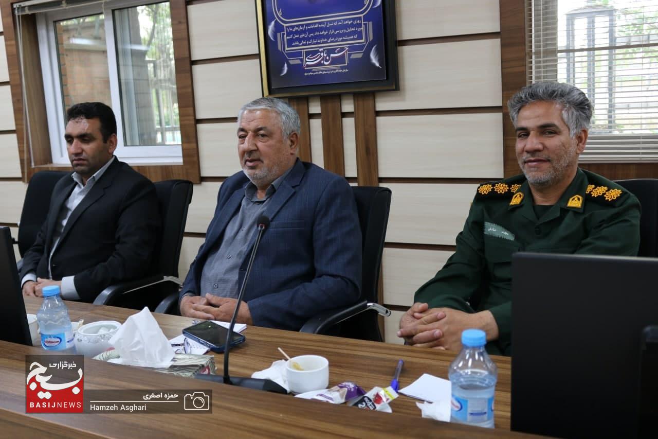 دکتر سیدهادی صالحی ساداتی مسئول سازمان بسیج جامعه عشایری کشور در جمع فرماندهان نواحی ومسئولین سازمان های بسیج جامعه عشایری کشور ،رؤسای هیئت های اندیشه ورز و هیئت های تفقد سازمان بسیج عشایری کشور...
