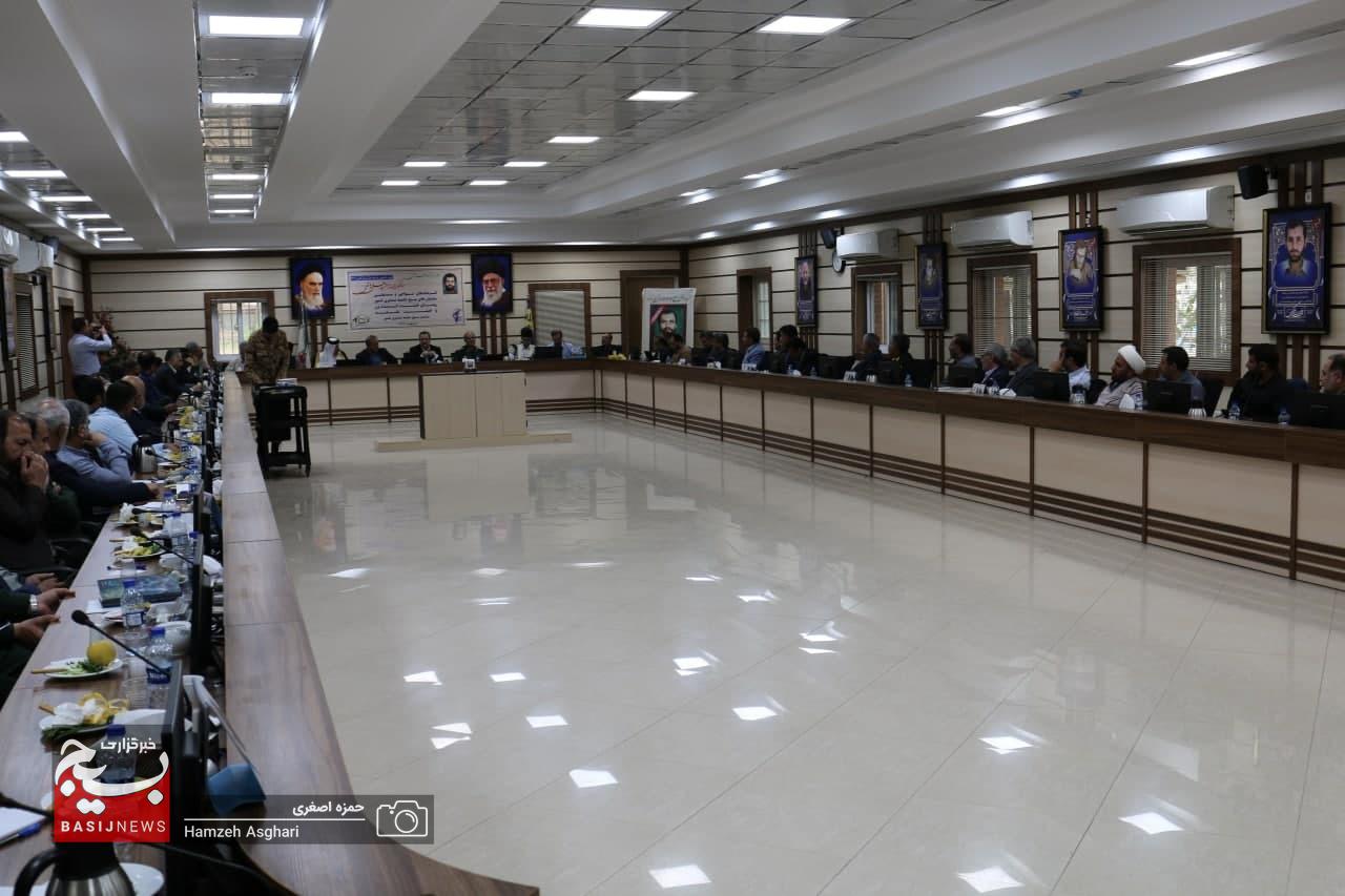 مدیر کل دفتر توسعه عدالت آموزشی و آموزش عشایر وزارت آموزش و پرورش در جمع فرماندهان نواحی، مسئولین سازمان‌های بسیج جامعه عشایری کشور، رؤسای هیئت‌های اندیشه ورز و هیئت تفقد سازمان بسیج جامعه عشایری کشور