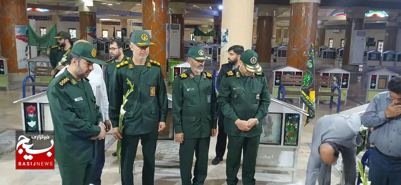 زیارت شهدا تعهدی عملی برای پیروی از راه آنان است