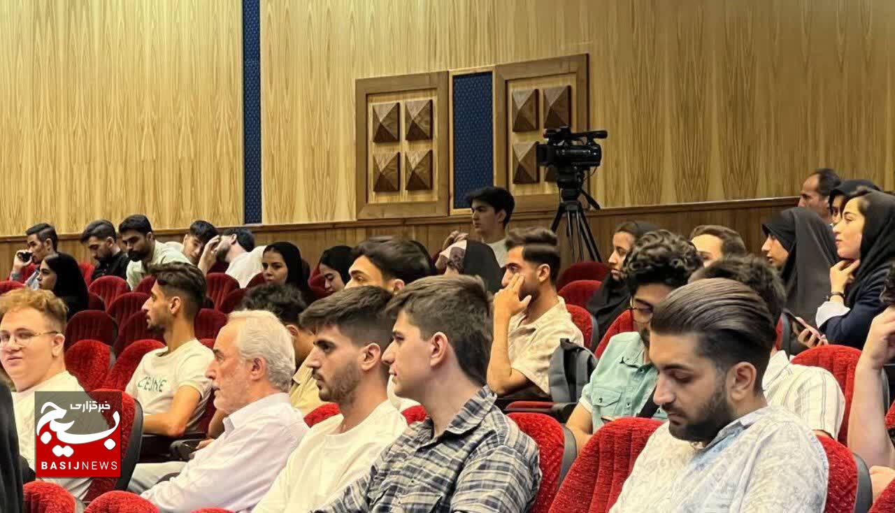 دانشگاه باید مرکز تبیین و پرورش نسل مؤمن و بصیر در تراز انقلاب باشد دانشگاه باید مرکز تبیین و پرورش نسل مؤمن و بصیر در تراز انقلاب باشد