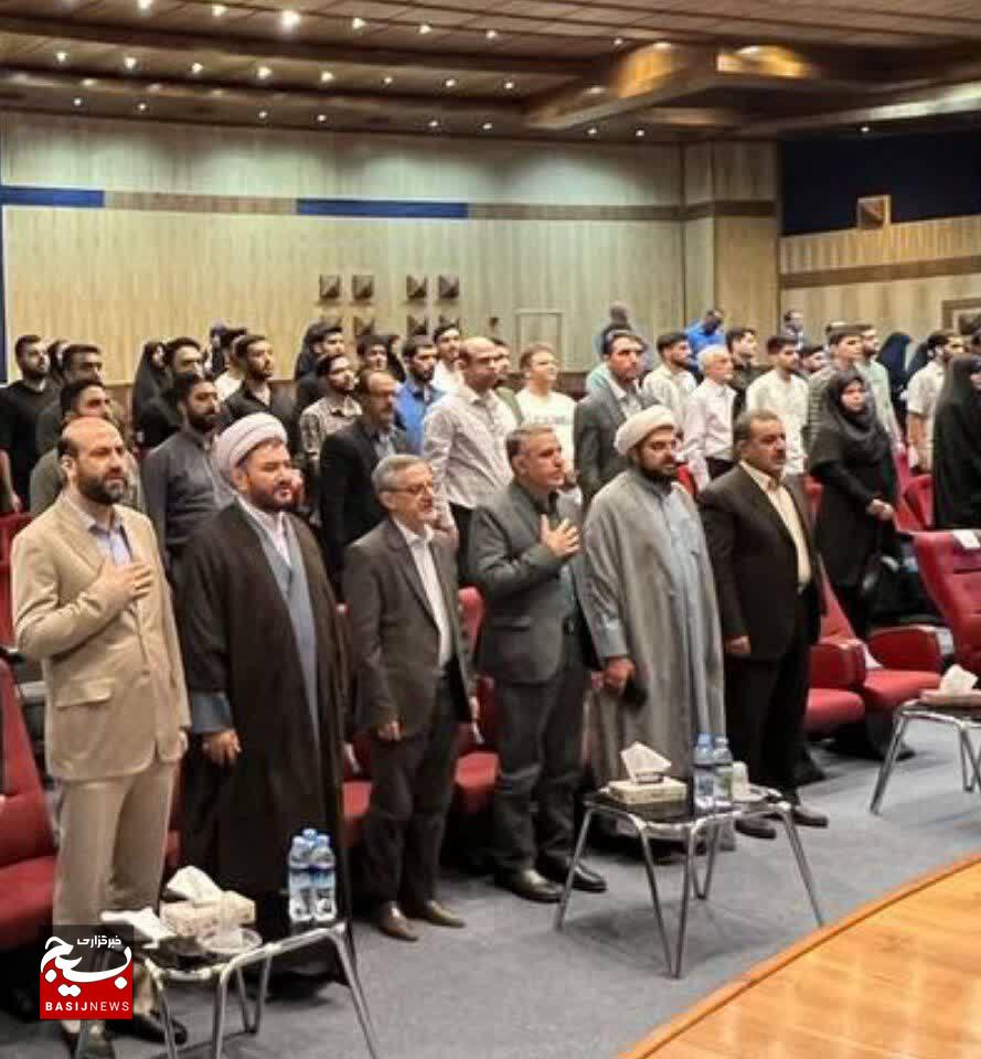 دانشگاه باید مرکز تبیین و پرورش نسل مؤمن و بصیر در تراز انقلاب باشد دانشگاه باید مرکز تبیین و پرورش نسل مؤمن و بصیر در تراز انقلاب باشد