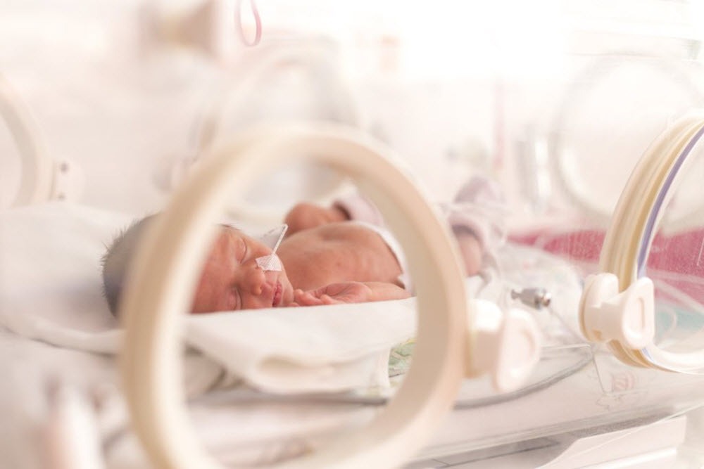 نوزادان نارس نهاوند؛ قربانیان نبود NICU و وعده‌های بی‌عمل