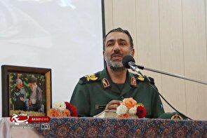 دشمن با تهدید و تطمیع به دنبال انحراف انقلاب اسلامی/ هزینه سازش و  تسلیم بیشتر از مقاومت است