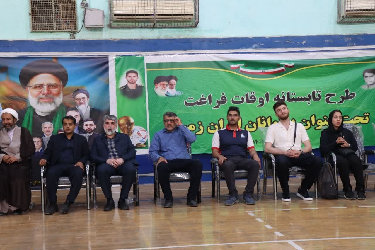 دیدار جمعی از ورزشکاران با خانواده جان باختگان حادثه بندر شهید رجایی دیدار جمعی از ورزشکاران با خانواده جان باختگان حادثه بندر شهید رجایی