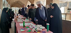 نمایشگاه کبوتر‌های سرخ در سنندج افتتاح شد