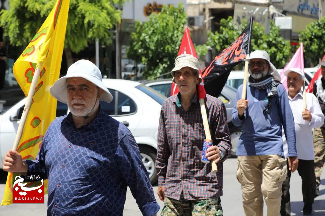 کاروان پیاده زائران مرقد امام راحل از آذربایجان شرقی وارد آبیک شدند