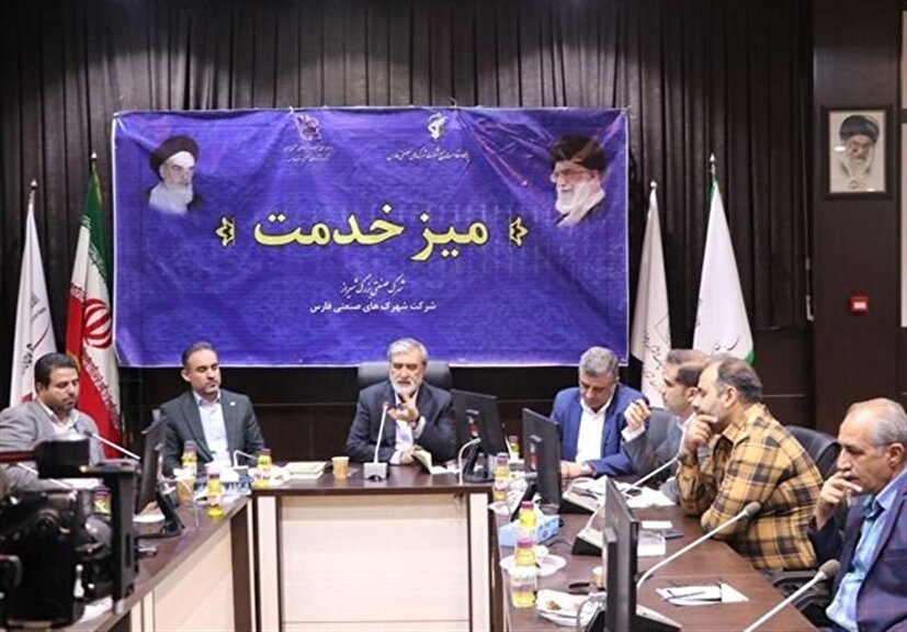 صنایع آب‌بر فارس باید از خط انتقال آب خلیج فارس استفاده کنند