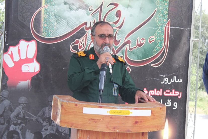 انقلاب اسلامی را در دنیا با امامین انقلاب میشناسند/برخی به دنبال این هستند که یاد و تفکر امام را از دل مردم ایران حذف کنند