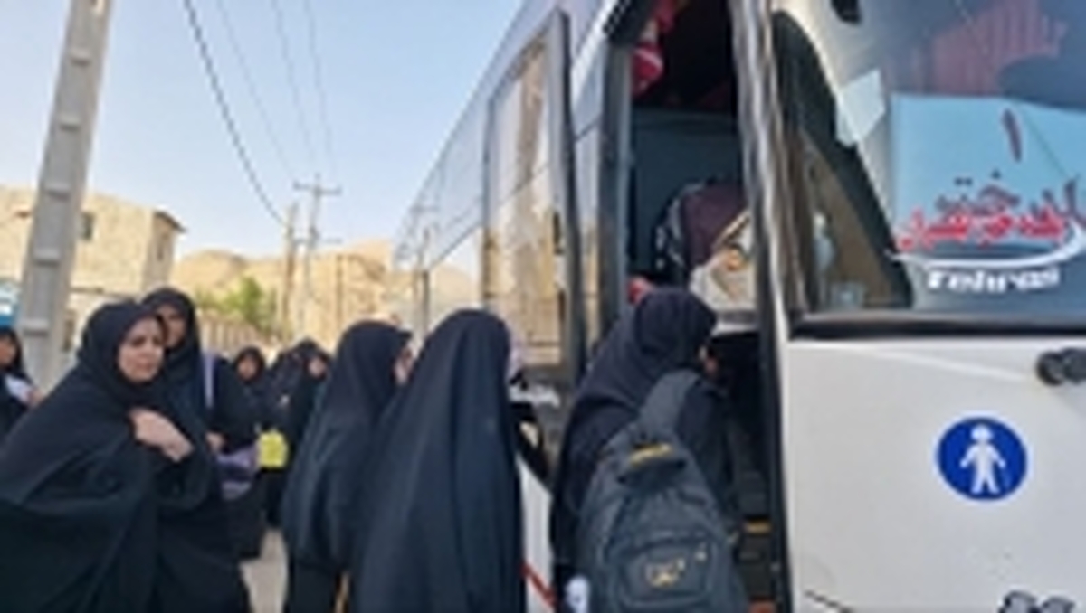 ۹۰  زائر از شهرستان های پلدختر و معمولان به مرقد امام راحل اعزام شد