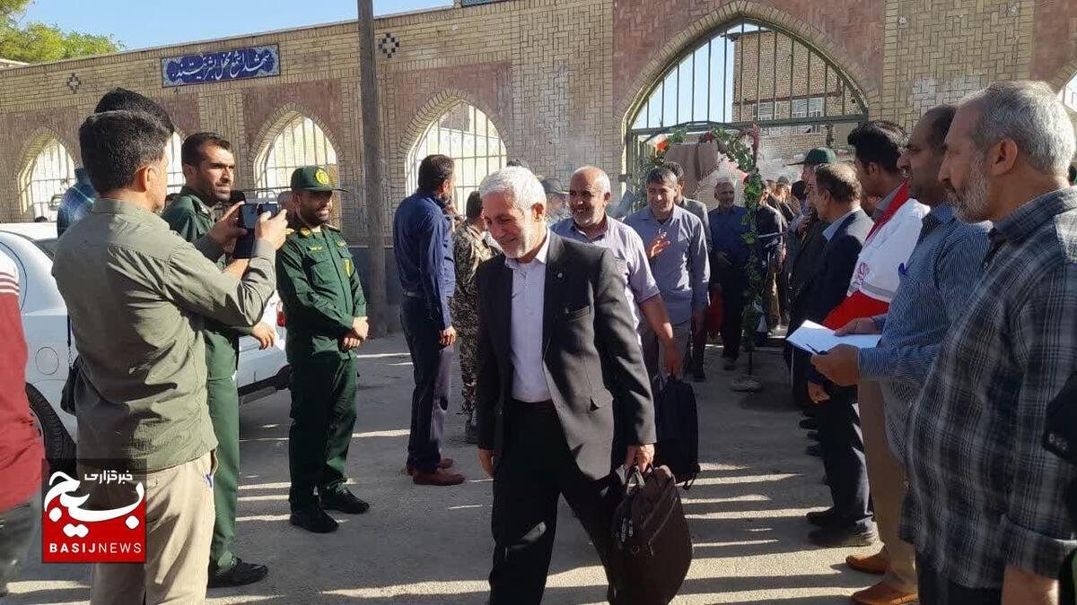 عزیمت کاروان زائران روح الله لردگان به مرقد مطهر امام خمینی «ره»