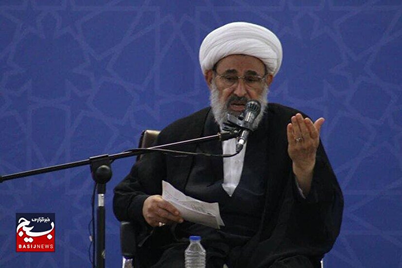 نهضت امام خمینی (ره) معادلات جهانی را دگرگون کرد