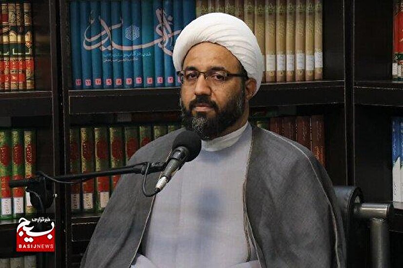 امام خمینی‌ ( ره)با تمام وجودش مؤمن به خدا،  مکتب و مؤمن به این ملت بود