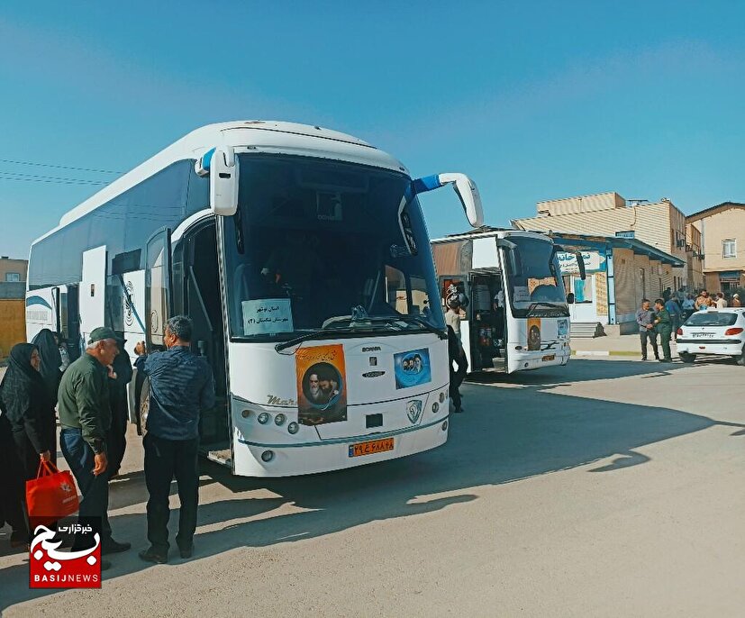 اعزام ۱۲۰ زائر تنگستانی به مرقد مطهر امام خمینی (ره)