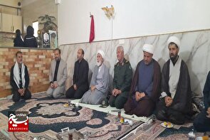 دیدار رئیس شورای قرارگاه راهبردی عمار با خانواده شهید سوری در روستای لیلان نهاوند