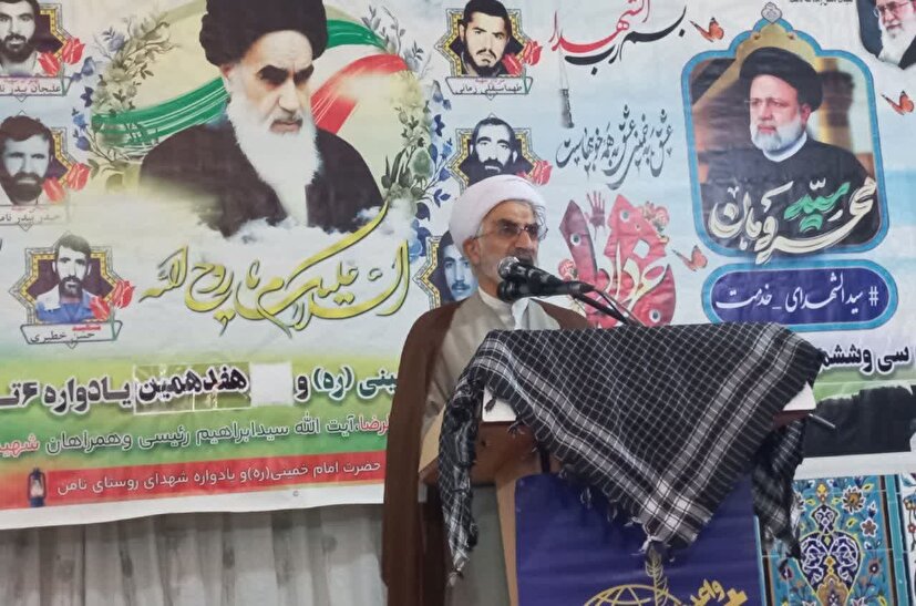شهدا با فداکاری و ایثار ، دین خود را به اسلام و انقلاب ادا کردند / امام خمینی ایمان داشت که قدرت واقعی در دل مردم است